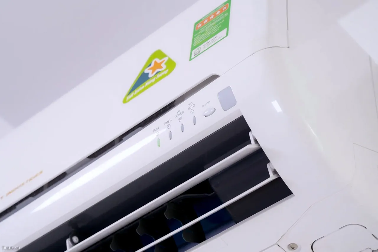 Self-diagnostic and self-cleaning features on Mitsubishi Heavy air conditioners make one another more durable